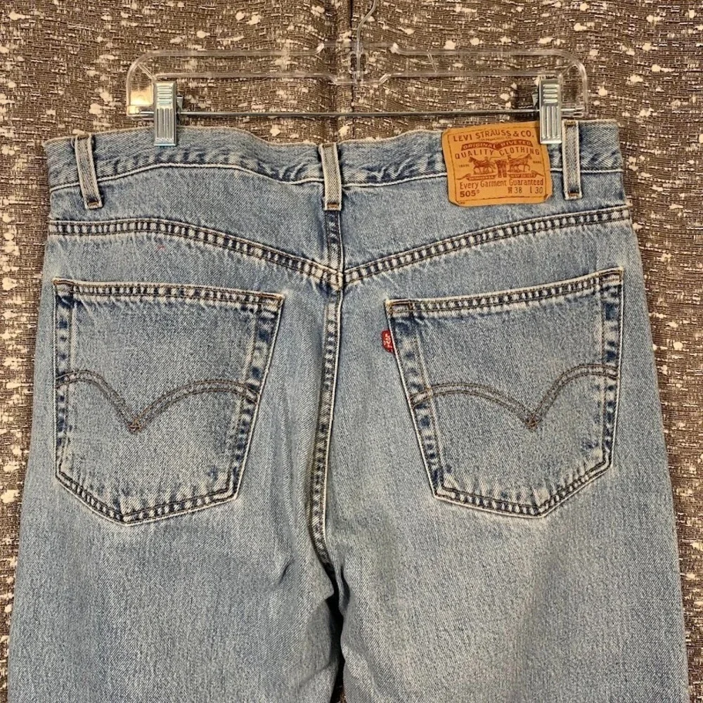 Levi's 505 Regular Fit Straight Leg Light Wash Denim Blue Jeans Men's 38x30‎